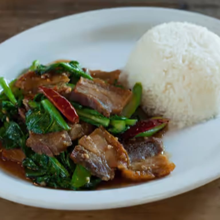 Delicious Asian Cuisine: Thai, Noodles, Vegetarian