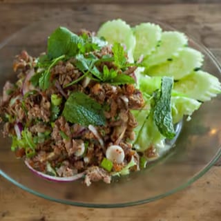19. Larb Bpet