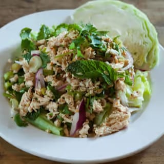 16. Larb Gai